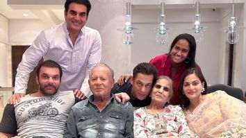Salman Khan shares a perfect family picture with his siblings and parents Salim and Salma Khan