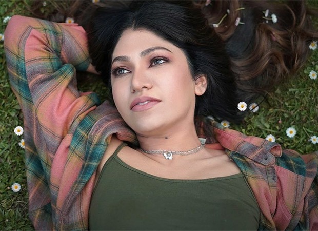 Tulsi Kumar drops travel song 'Bolo Na' as part of 'Truly Konnected' series; dedicates it to relationship "extremely close to her heart"