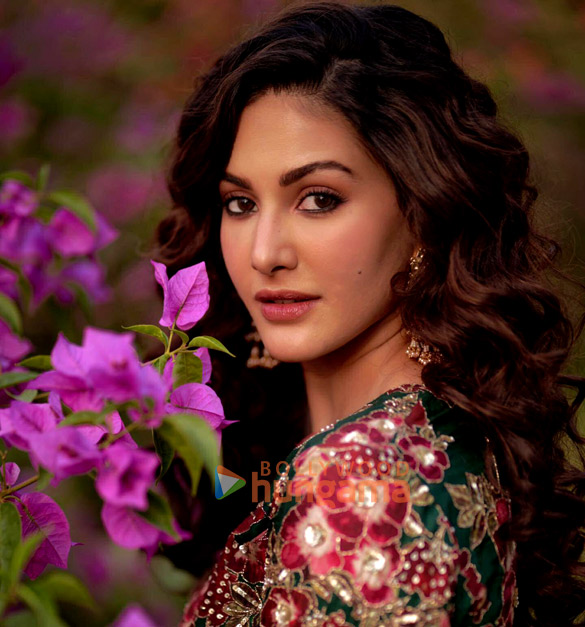 amyra dastur 1 57