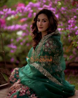 Celeb Photos Of Amyra Dastur