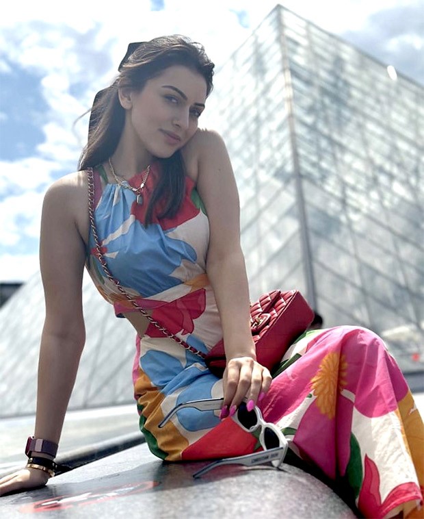 Hansika Motwani injects colour into her vacation by wearing a colourful outfit as she travels to Paris with her mother for her mum’s birthday