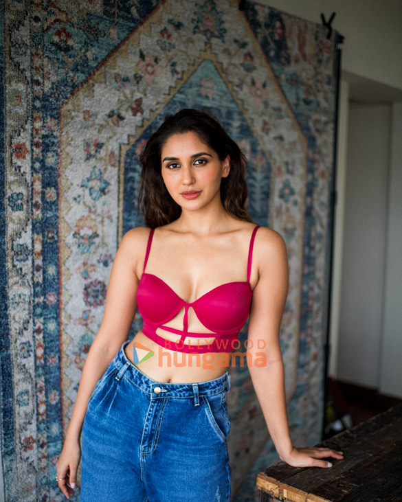 nikita dutta 4 37