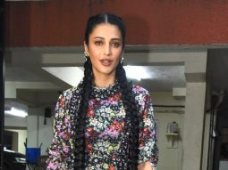 Paps compliment Shruti Haasan as she gets clicked in the city