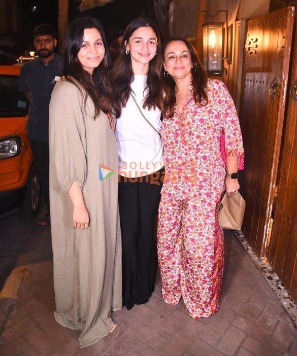 Photos: Alia Bhatt, Soni Razdan and Shaheen Bhatt snapped in Bandra