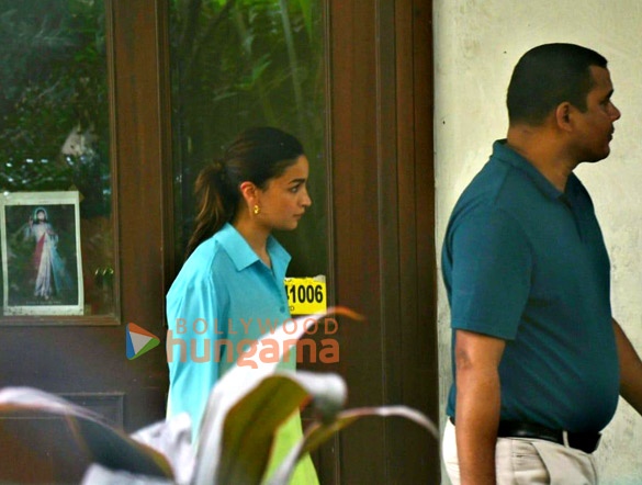 photos alia bhatt spotted at a dubbing studio 2 5