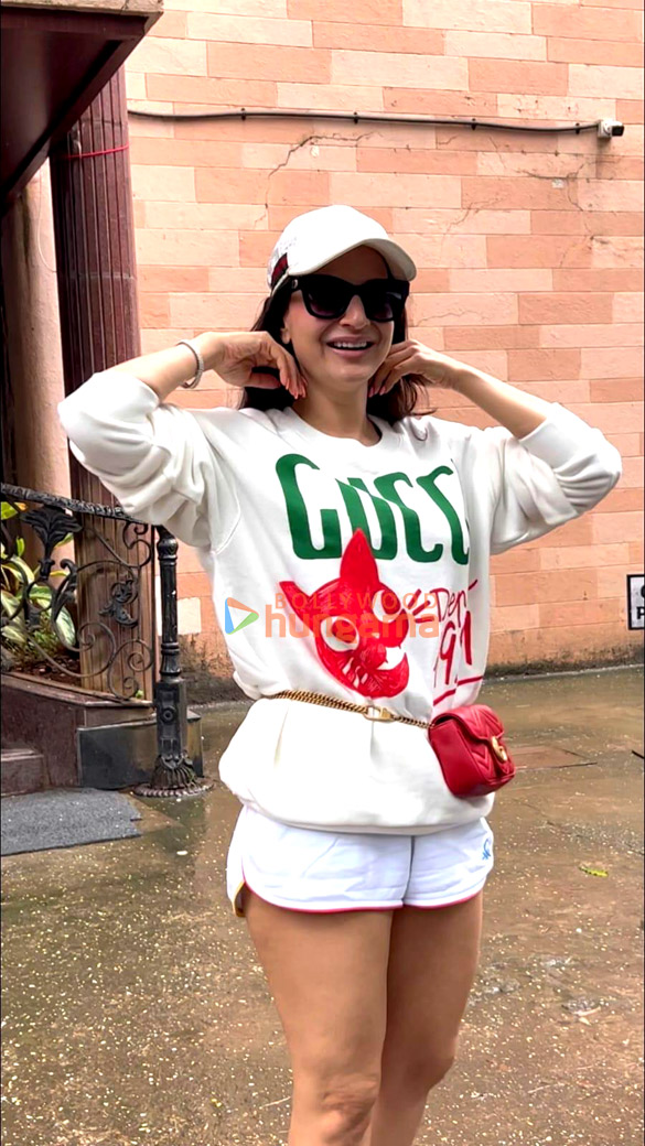 Photos: Ameesha Patel snapped at a dubbing studio in Andheri