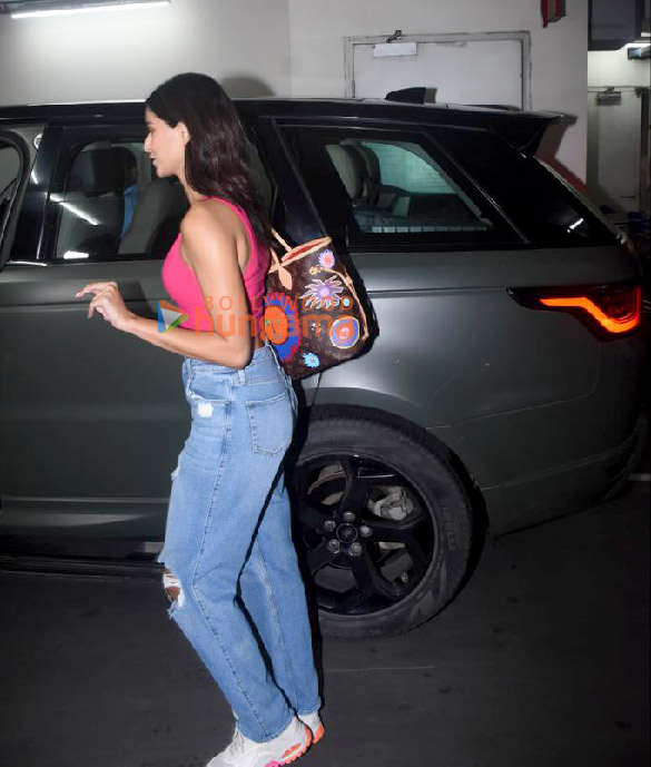 photos ananya panday snapped at the airport 4 2