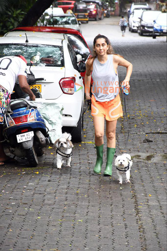 photos anusha dandekar spotted in khar 1