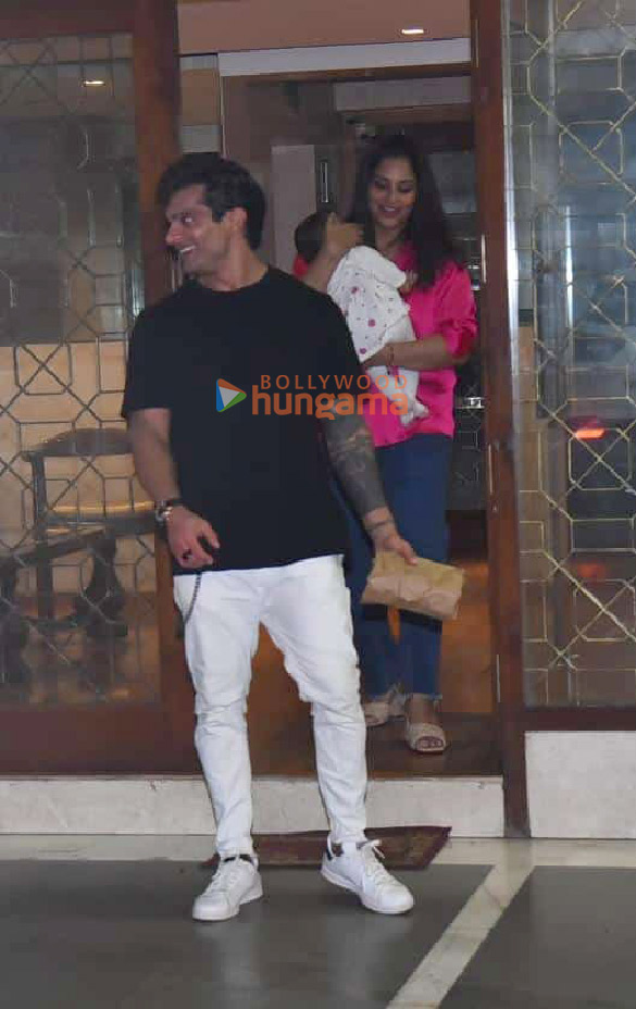 photos bipasha basu and karan singh grover snapped in bandra 3 3