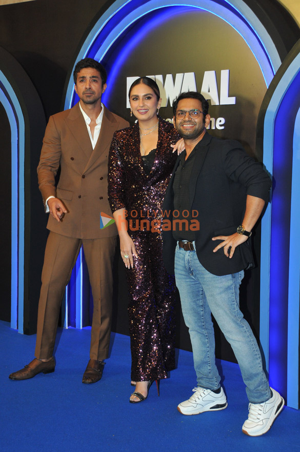 photos celebs grace the premiere of bawaal 777 12