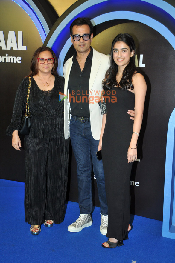 photos celebs grace the premiere of bawaal1 15