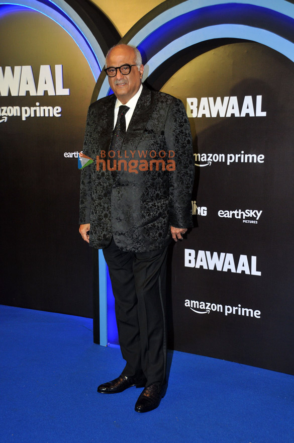 photos celebs grace the premiere of bawaal1 21