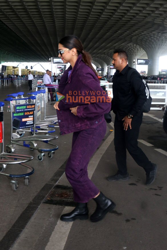 photos deepika padukone john abraham sharvari wagh and others snapped at the airport 3