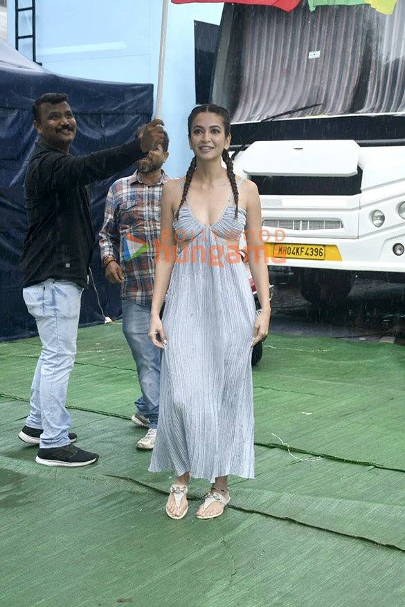 photos kriti kharbanda snapped in andheri 5 3