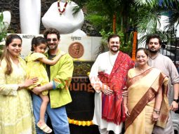 Photos: Legendary singer Mukesh’s family pay tribute to him on his 100th birth anniversary