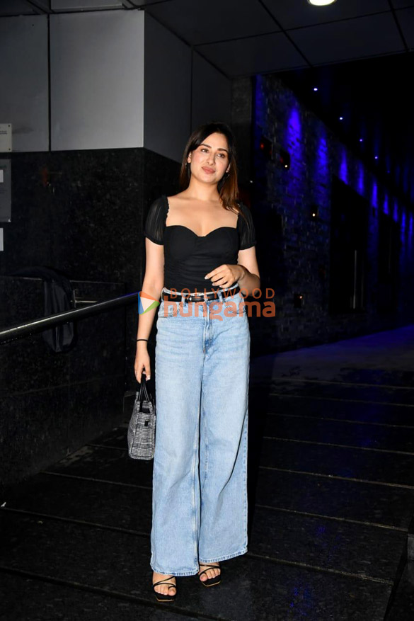 Photos: Mahira Sharma snapped in Bandra Photos: Mahira Sharma snapped in Bandra