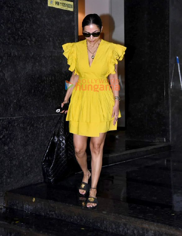photos malaika arora snapped outside a clinic 3 2