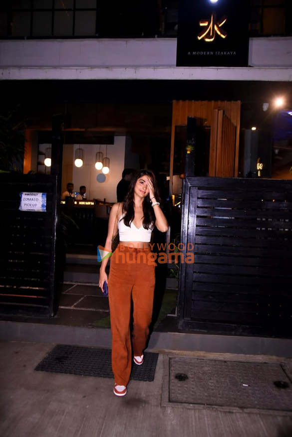 photos pooja hegde snapped at mizu in bandra 3