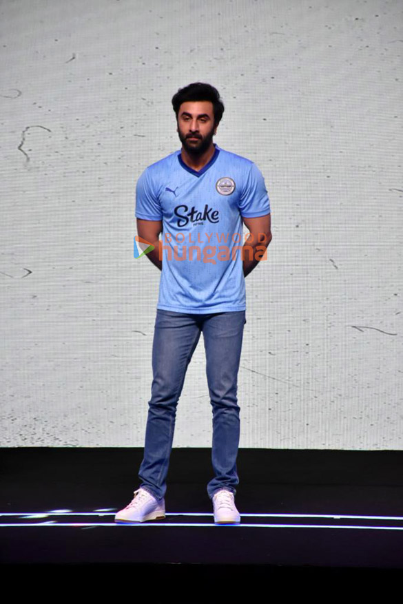 photos ranbir kapoor snapped at mumbai city football club event 5