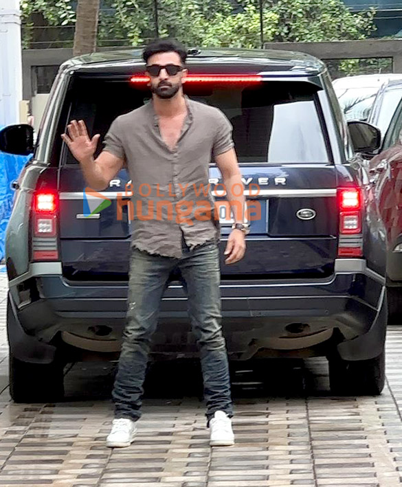 photos ranbir kapoor snapped at t series office in andheri 3 7