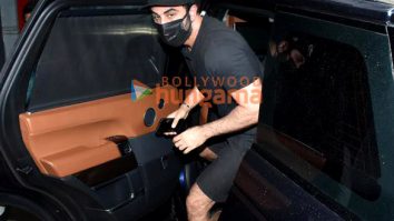 Photos: Ranbir Kapoor snapped in Khar