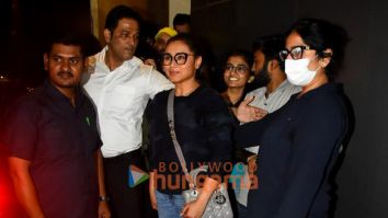 Photos: Rani Mukherjee snapped in Bandra