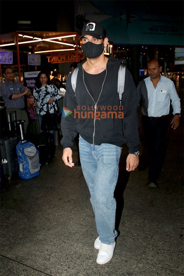 photos ranveer singh alia bhatt deepika padukone and others snapped at the airport 2