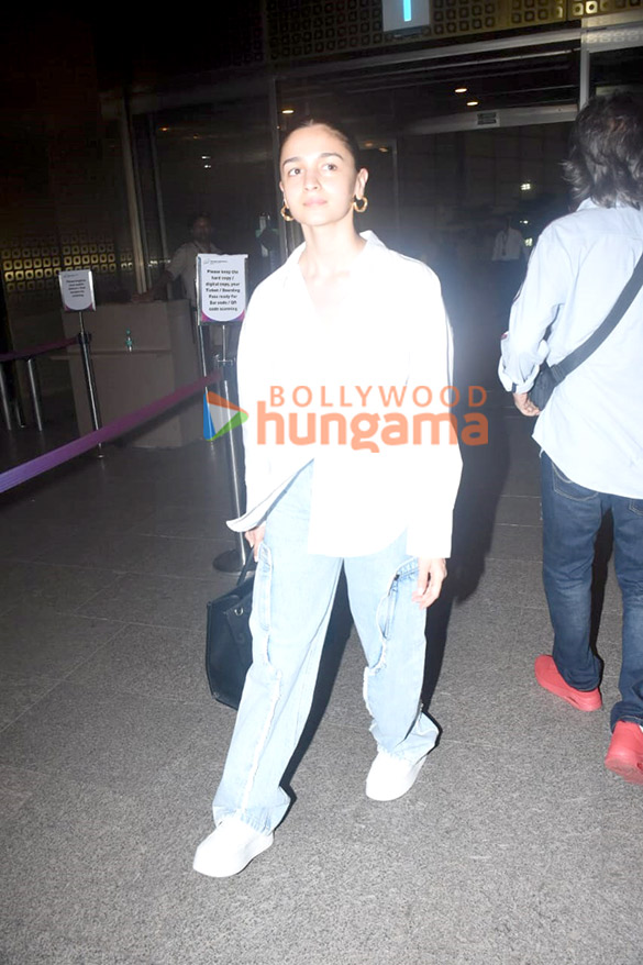 photos ranveer singh alia bhatt and nayanthara snapped at the airport 5