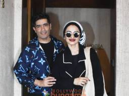 Photos: Rekha snapped at Manish Malhotra’s house in Bandra