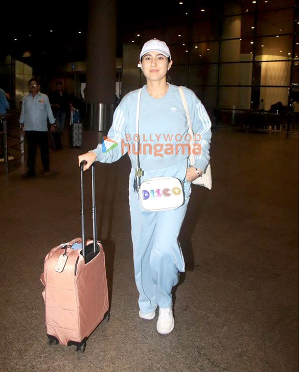 Photos: Sara Ali Khan and Malaika Arora and others snapped at the airport Photos: Sara Ali Khan and Malaika Arora and others snapped at the airport