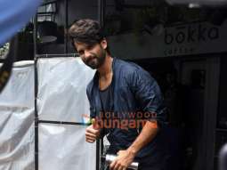 Photos: Shahid Kapoor spotted in Bandra