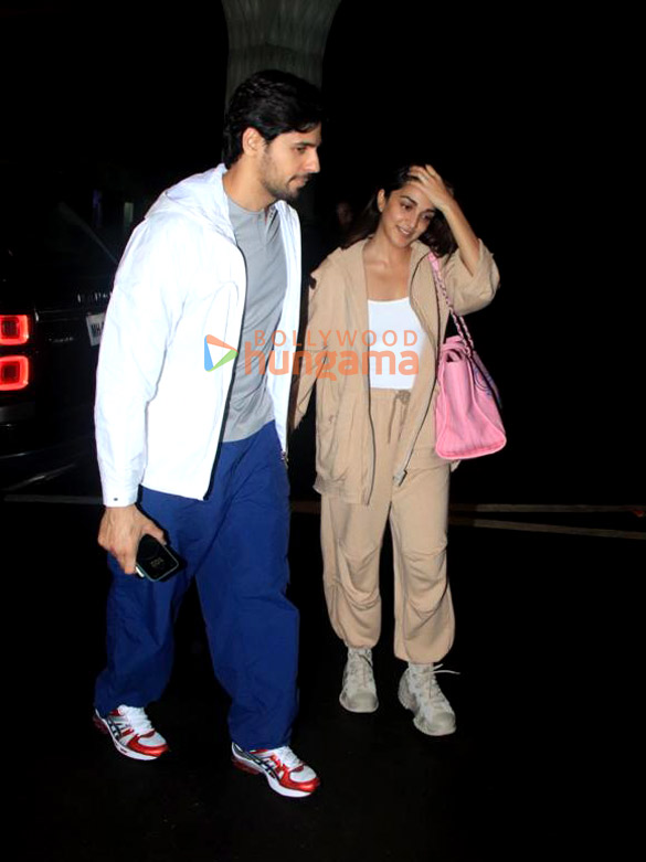 photos sidharth malhotra and kiara advani snapped at the airport 4 2