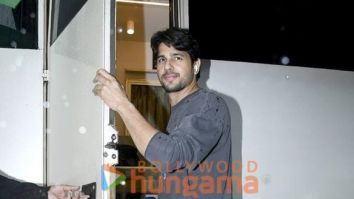 Photos: Sidharth Malhotra snapped in Andheri