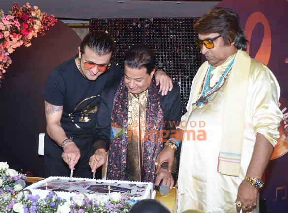 photos sonu nigam arun govil others snapped at anup jalotas 70th birthday party 5
