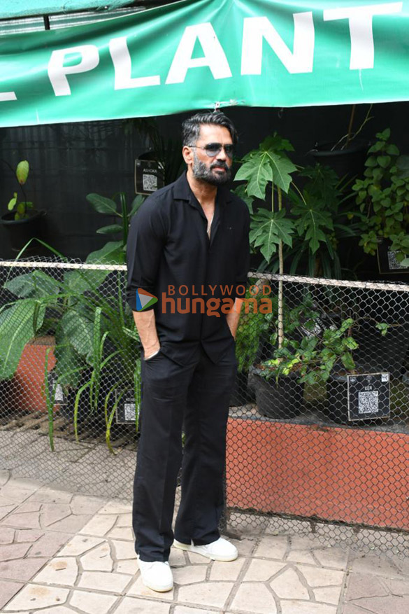 photos suniel shetty and others attend dr subhadra anands book launch 2