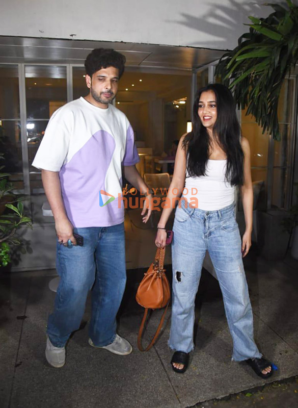 Photos: Tejasswi Prakash and Karan Kundrra snapped at Sequel Cafe in Bandra Photos: Tejasswi Prakash and Karan Kundrra snapped at Sequel Cafe in Bandra