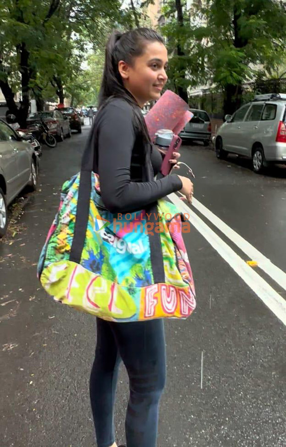 photos tejasswi prakash snapped outside a yoga class 1