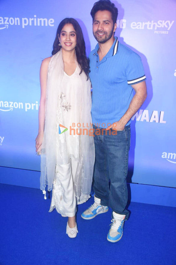 photos varun dhawan and janhvi kapoor meet media at press show of bawaal 2