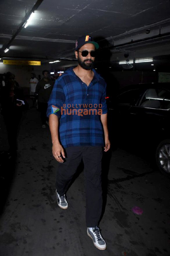 photos vicky kaushal snapped at the airport 1 2