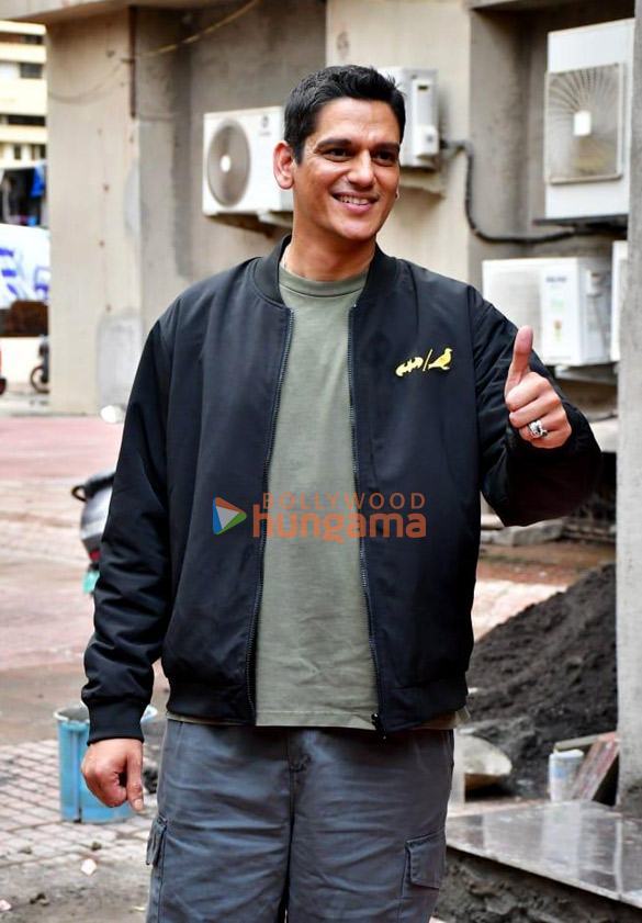 Photos: Vijay Verma snapped in Andheri Photos: Vijay Verma snapped in Andheri