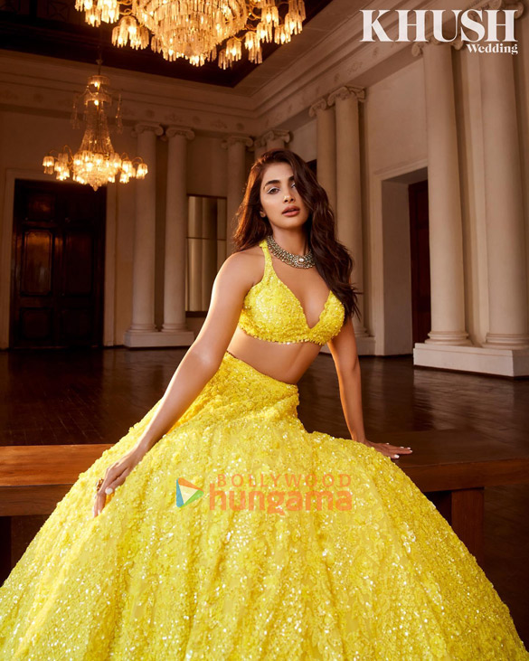pooja hegde 5 50
