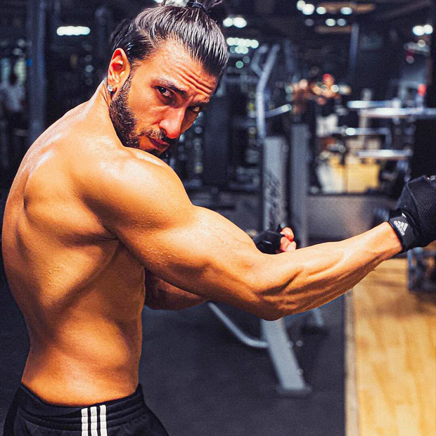 Rocky Aur Rani Kii Prem Kahaani Ranveer Singh raises the temperature flaunting his toned body in throwback photo for Rocky Randhawa prep Rocky Aur Rani Kii Prem Kahaani Ranveer Singh raises the temperature flaunting his toned body in throwback photo for Rocky Randhawa prep