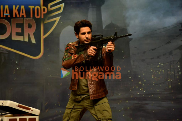 sidharth malhotra snapped at the new game launch of raider six 1