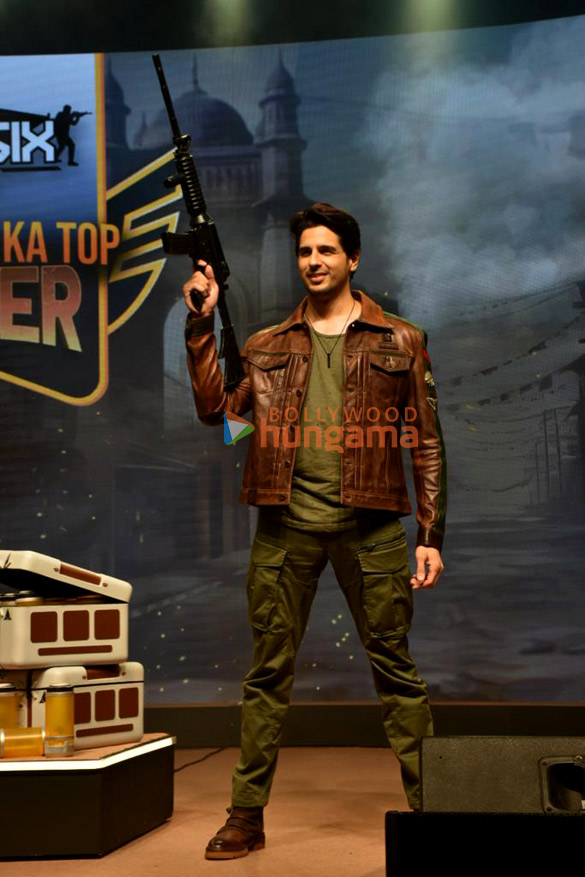 sidharth malhotra snapped at the new game launch of raider six 2
