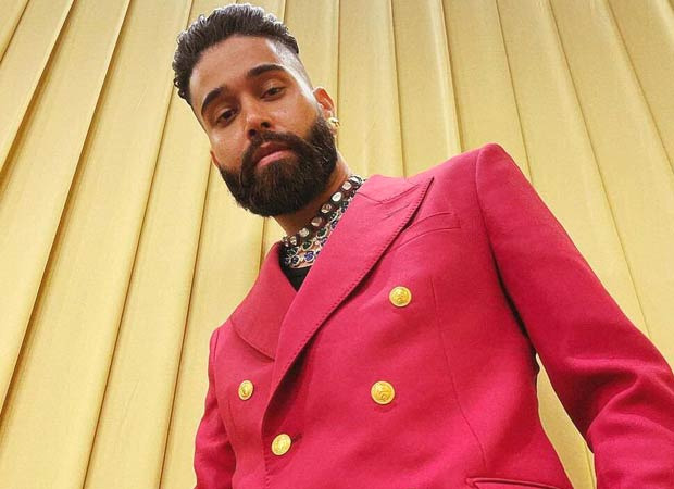 EXCLUSIVE: AP Dhillon says he was denied stay at hotel on his first night in Canada as he didn’t own a credit card, a brown girl helped him: “There are good people out there”