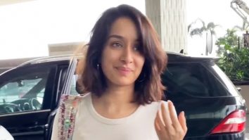 Fan goes down on knees with a bouquet of roses for Shraddha Kapoor at the airport