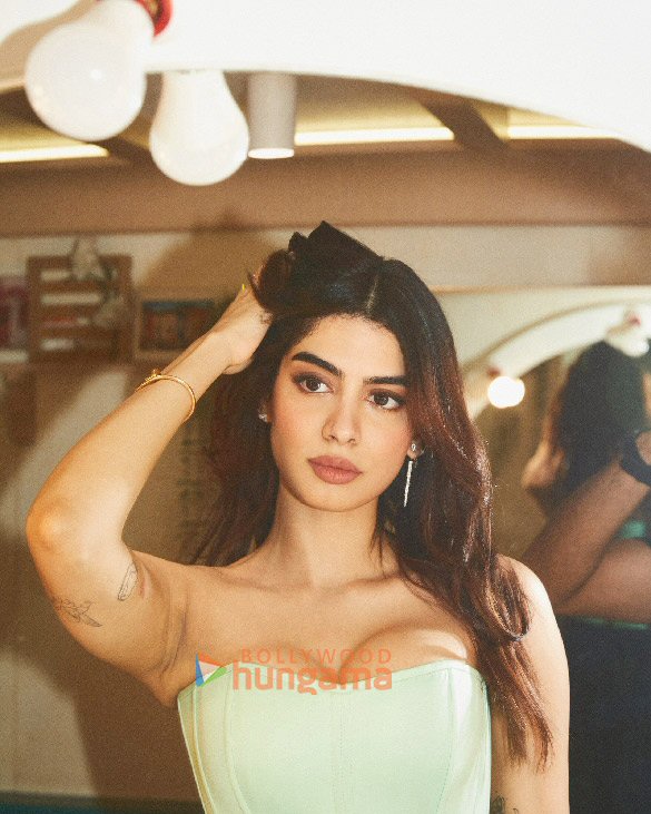 khushi kapoor 5 2