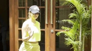 Malaika Arora waves at paps as she gets clicked for her workout session