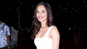 Manushi Chhillar poses with fans at the airport as she gets clicked
