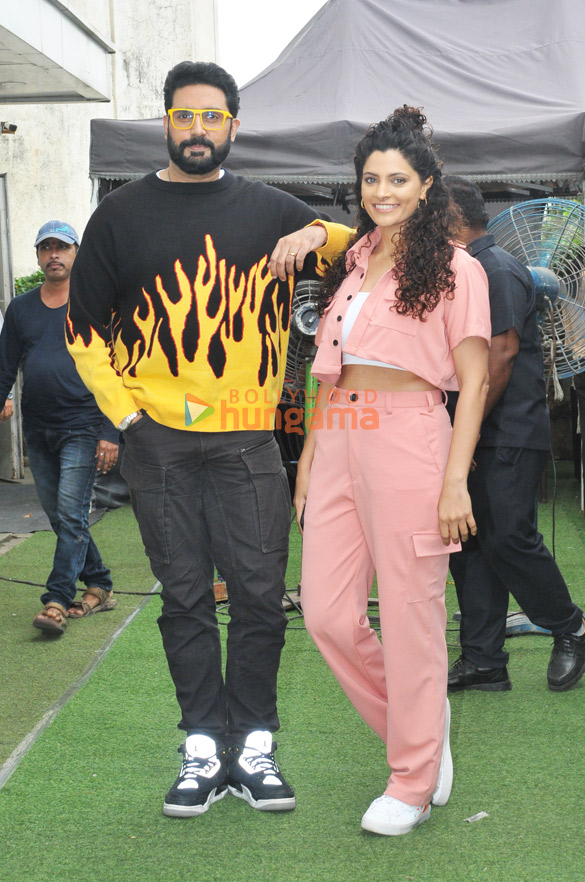 Photos: Abhishek Bachchan and Saiyami Kher snapped promoting Ghoomer on the sets of India’s Best Dancer 3